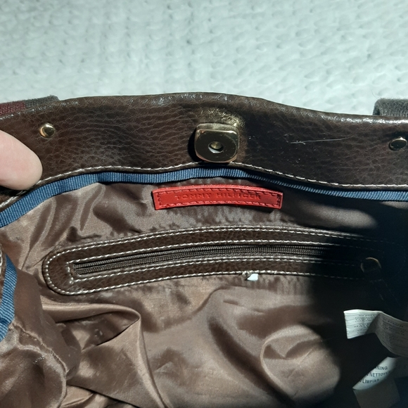 Tommy Hilfiger Handbag Purse - Picture 3 of 3